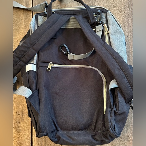 NWOT Land Diaper Bag Grey and Black - Picture 9 of 12